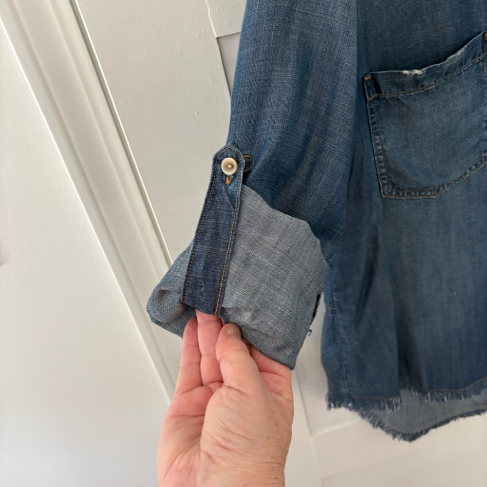 Anthropologie Cloth & Stone Chambray Tencel Button Up Shirt. Size Medium. - Picture 13 of 15